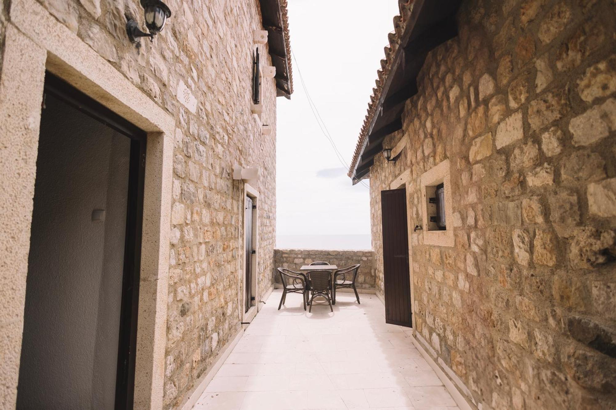 Hotel Kulla E Balshajve à Ulcinj Extérieur photo